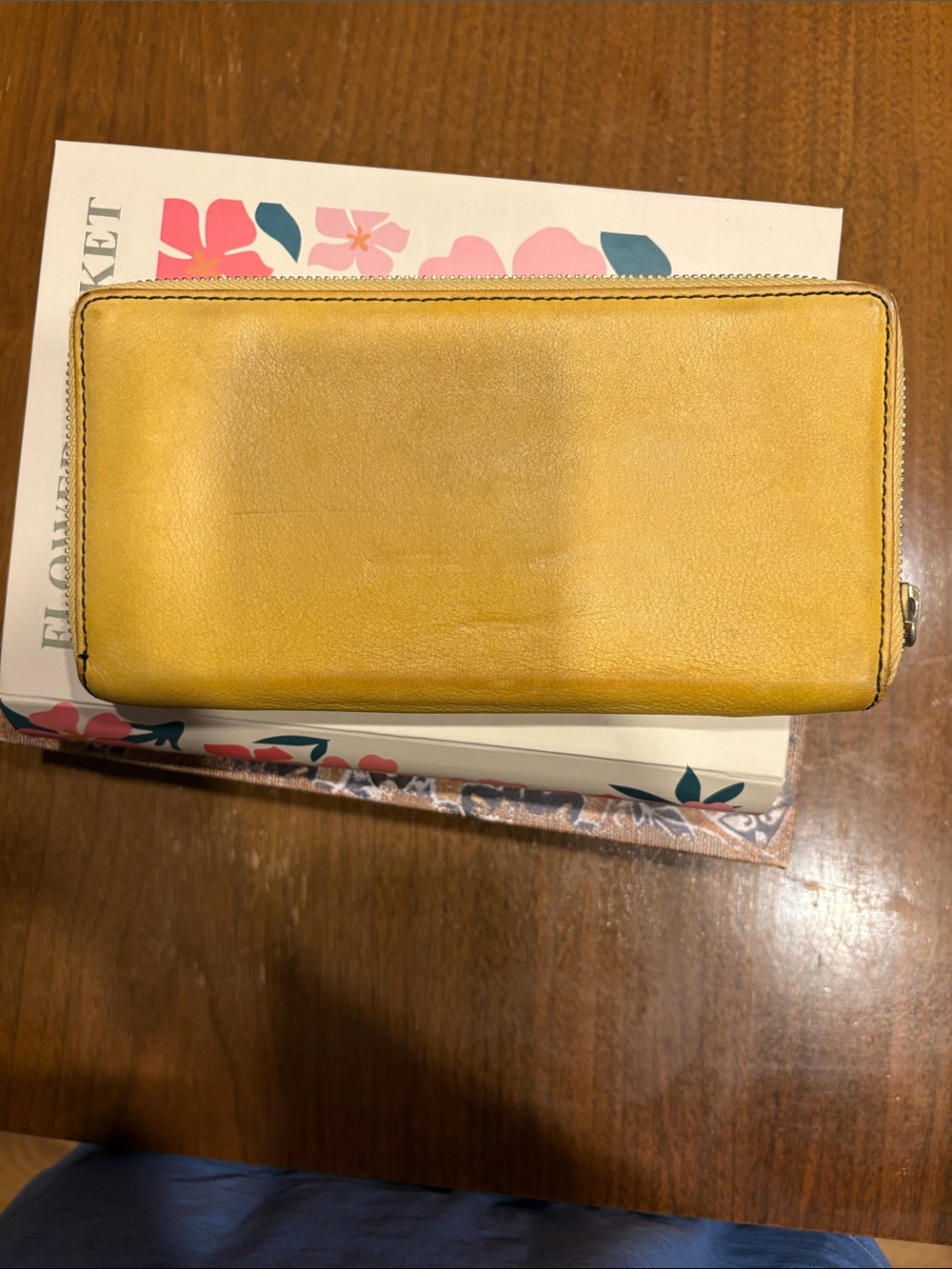 Loewe Mustard Yellow Leather Wallet with Embossed Logo - Picture 5 of 10